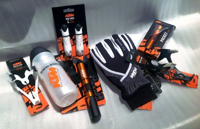 akcesoria rowerowe – kask, oświetlenie, zapięcie, bidon i inne wyposażenie